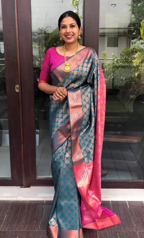 Elegant_Sky_Blue_&_Pink_Lichi_Silk_Saree_with_Rich_Jacquard_Pallu