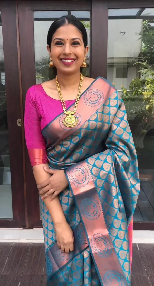 Elegant_Sky_Blue_&_Pink_Lichi_Silk_Saree_with_Rich_Jacquard_Pallu