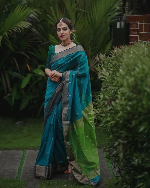 Elegant_Teal_Blue_Soft_Lilan_Slab_Saree_with_Rich_Golden_Weaving