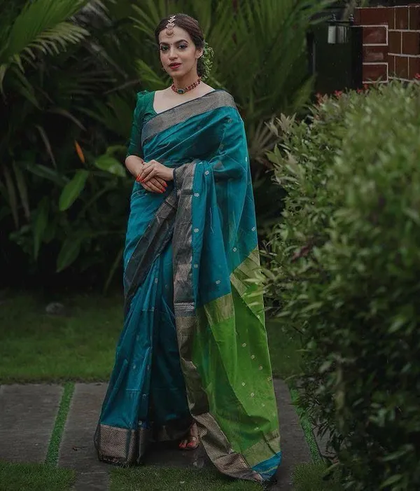 Elegant_Teal_Blue_Soft_Lilan_Slab_Saree_with_Rich_Golden_Weaving