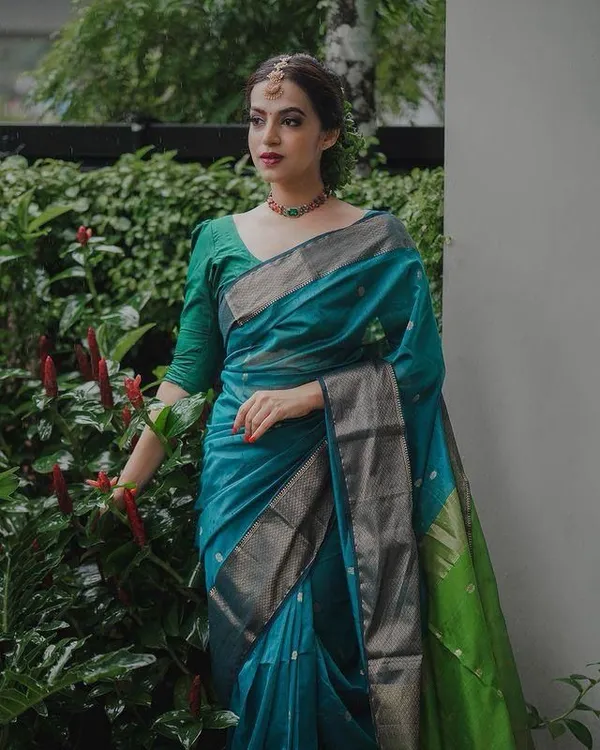 Elegant_Teal_Blue_Soft_Lilan_Slab_Saree_with_Rich_Golden_Weaving