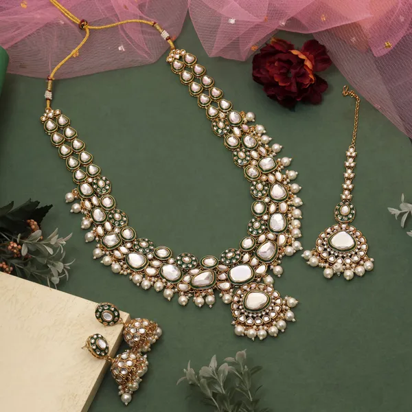 Elegant_White_Meena_Work_Kundan_Necklace_Set_With_Traditional_Bridal_Detailing,_Jhumka_Earrings_&_Maang_Tikka