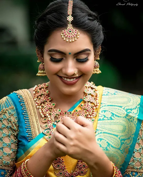 Elegant_Yellow_&_Turquoise_Blue_Soft_Lichi_Silk_Saree