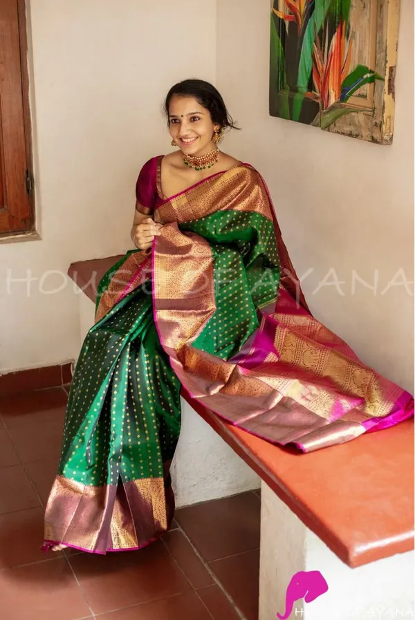 Emerald_Green_Lichi_Silk_Saree_with_Rich_Jacquard_Pallu
