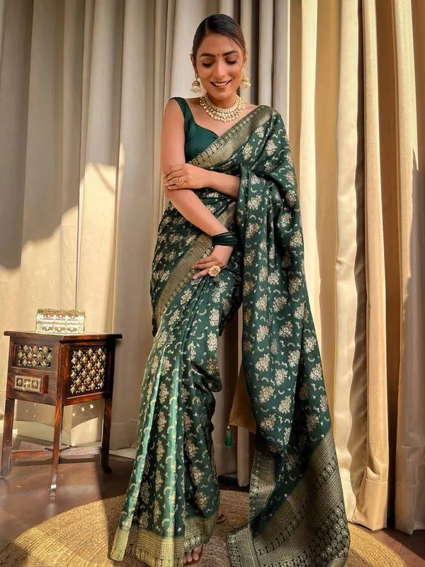 Emerald_Green_Soft_Lichi_Silk_Floral_Jacquard_Saree_with_Rich_Zari_Pallu