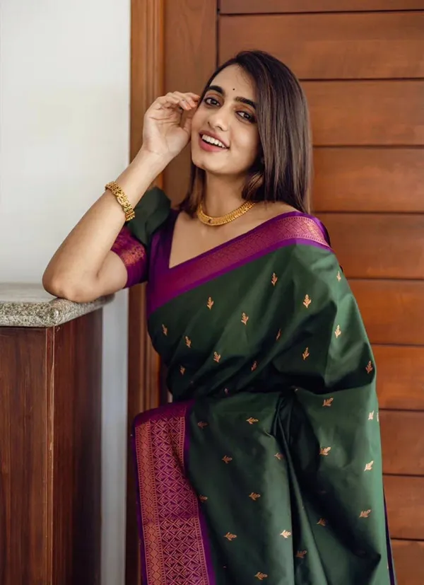 Emerald_Green_Soft_Lichi_Silk_Saree_with_Rich_Jacquard_Pallu_&_Designer_Border