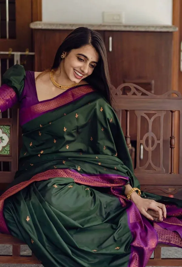 Emerald_Green_Soft_Lichi_Silk_Saree_with_Rich_Jacquard_Pallu_&_Designer_Border