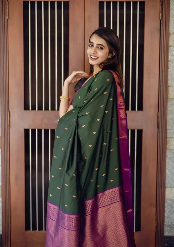 Emerald_Green_Soft_Lichi_Silk_Saree_with_Rich_Jacquard_Pallu_&_Designer_Border