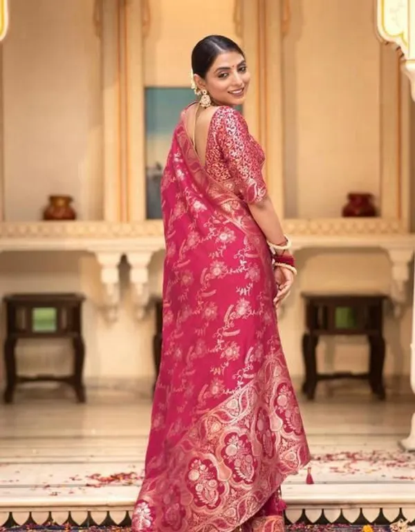 Gazari_Pink_Soft_Silk_Saree_with_Floral_Jacquard_Weaving,_Rich_Pallu_&_Designer_Border