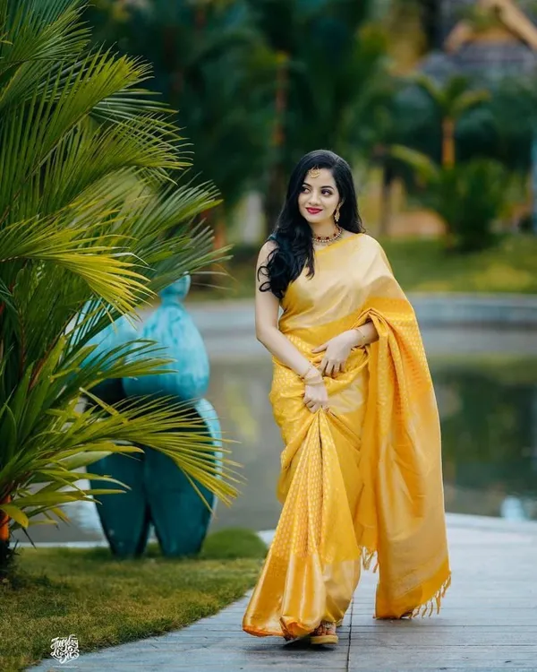 Golden_Yellow_Soft_Lichi_Silk_Jacquard_Designer_Saree