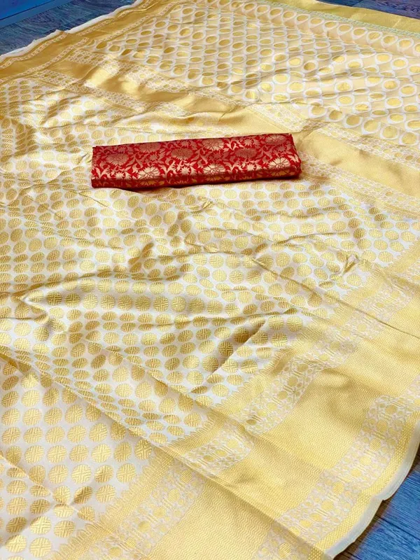Graceful_Golden_Cream_Saree_with_Luxurious_Jacquard_Weaving