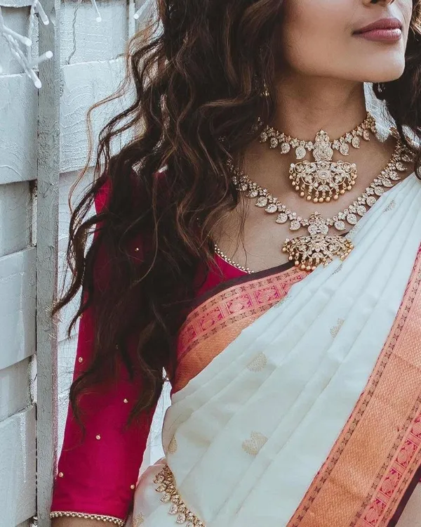 Graceful_White_Pink_Soft_Lichi_Silk_Saree_with_Designer_Rich_Pallu