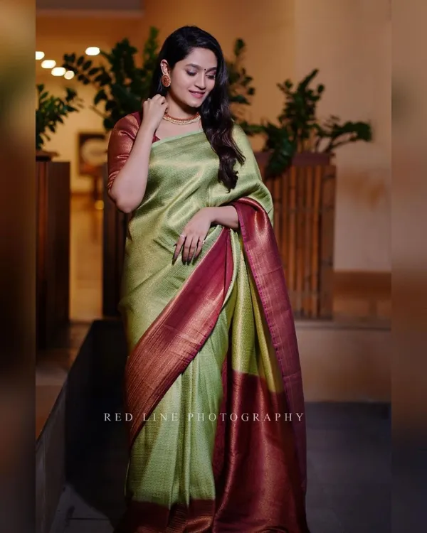Green_Soft_Lichi_Silk_Saree_with_Rich_Jacquard_Pallu_&_Border