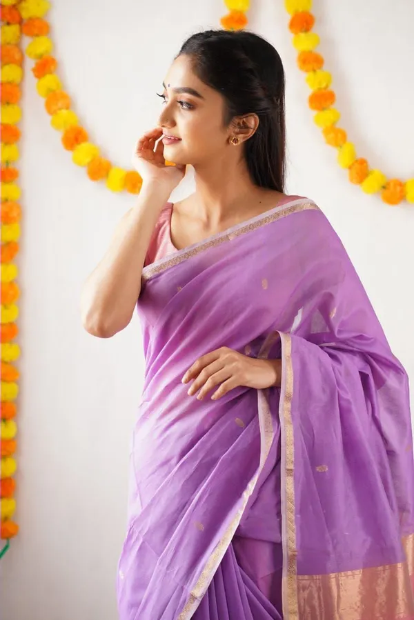 Lavender_Purple_Soft_Lichi_Silk_Saree_with_Pink_Pallu_&_Gold_Border