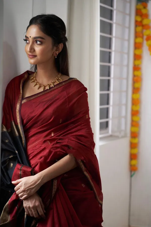Maroon_Soft_Lichi_Silk_Saree_with_Rich_Jacquard_Pallu_&_Exclusive_Border