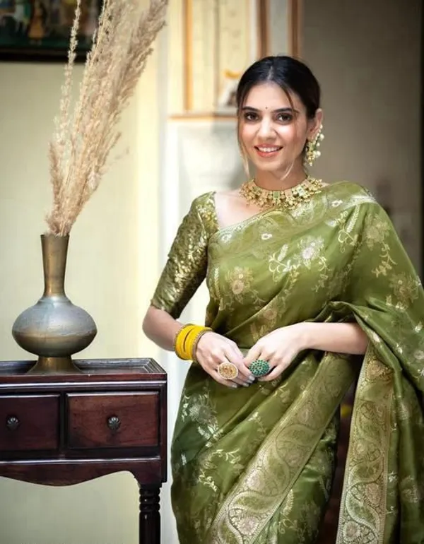 Mehndi_Soft_Silk_Saree_with_Floral_Jacquard_Weaving,_Rich_Pallu_&_Designer_Border
