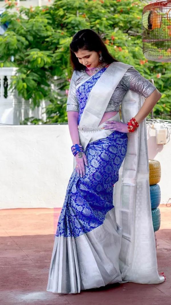 Navy_Blue_&_Silver_Soft_Lichi_Silk_Jacquard_Saree
