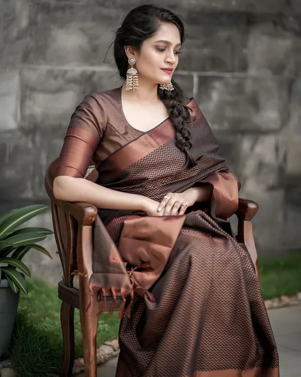 Premium_Coffee_Brown_Soft_Lichi_Silk_Jacquard_Saree