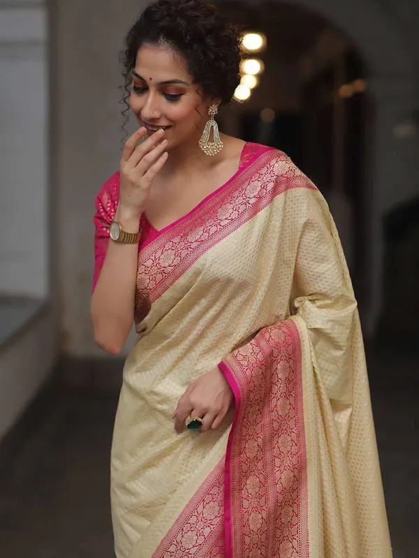 Premium_Cream_Soft_Silk_Saree_with_Pink_Floral_Jacquard_Border_&_Designer_Pallu