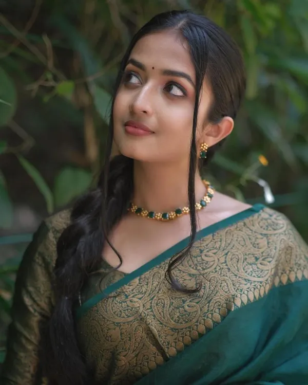Premium_Dark_Green_Lichi_Silk_Saree_with_Designer_Jacquard_Work