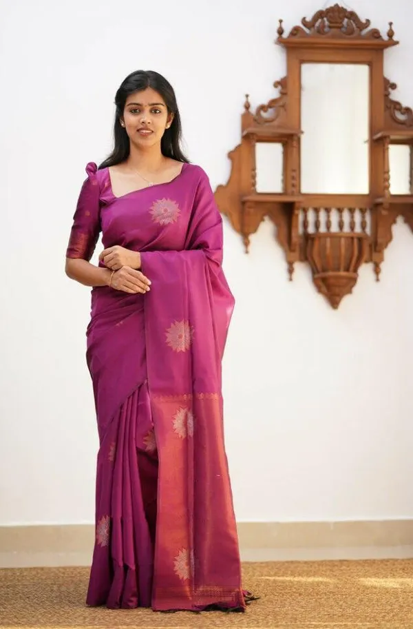 Premium_Magenta_Soft_Lichi_Silk_Saree_with_Floral_Jacquard_Weaving_&_Rich_Zari_Pallu