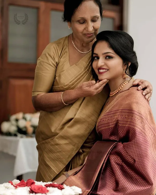 Premium_Maroon_Soft_Lichi_Silk_Jacquard_Woven_Saree
