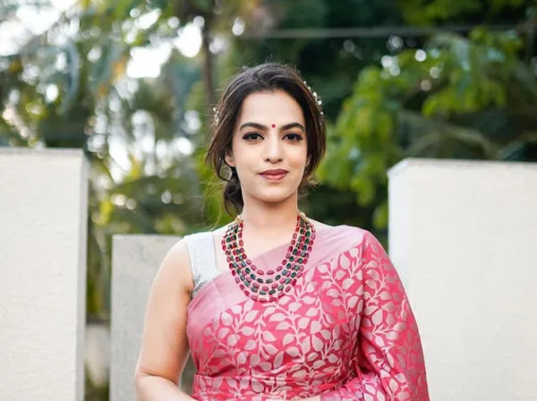 Premium_Pink_Soft_Lichi_Silk_Floral_Jacquard_Saree