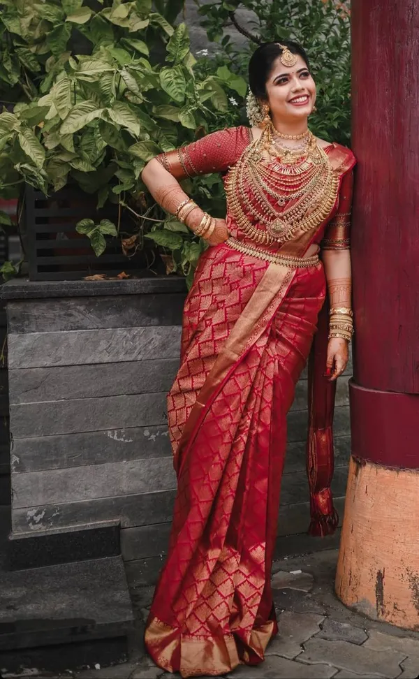 Premium_Red_Soft_Lichi_Silk_Jacquard_Woven_Saree