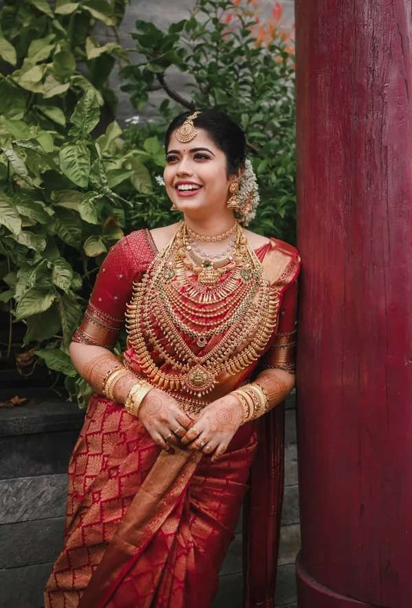 Premium_Red_Soft_Lichi_Silk_Jacquard_Woven_Saree