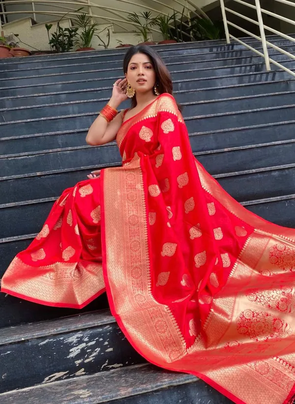 Premium_Red_Soft_Lichi_Silk_Saree_with_Rich_Jacquard_Pallu_&_Golden_Woven_Motifs