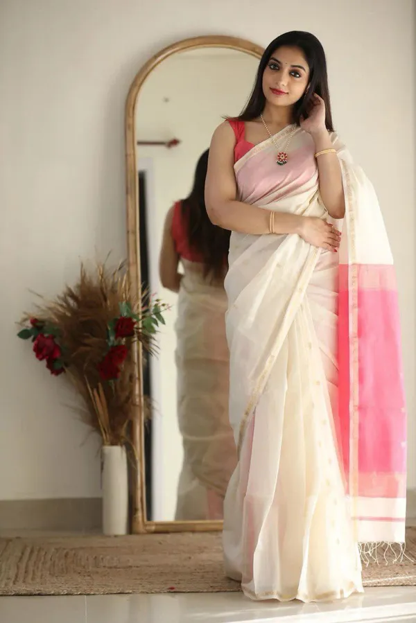 Premium_Soft_Lichi_Silk_Saree_with_All-Over_Jacquard_Weaving_&_Rich_Pink_Pallu