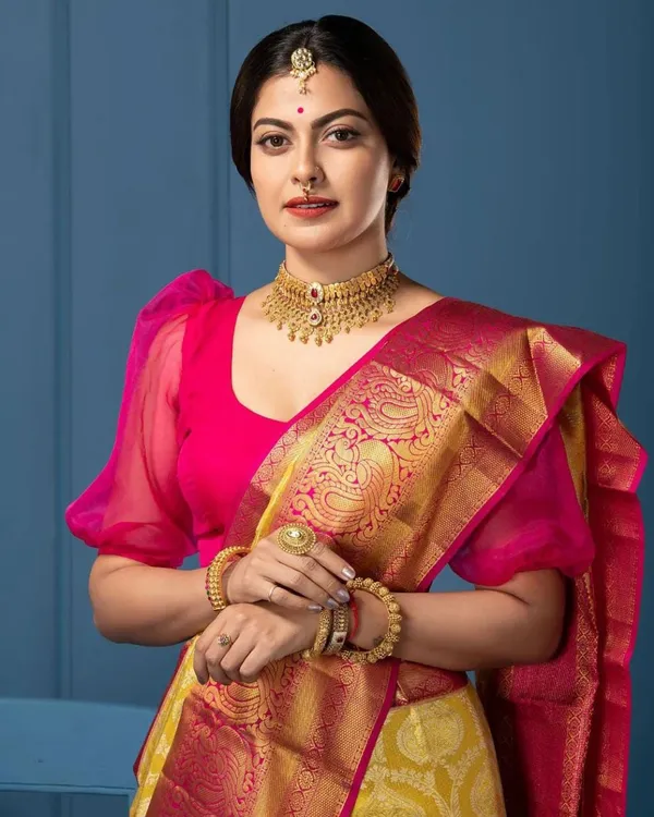 Premium_Soft_Lichi_Silk_Saree_with_Rich_Jacquard_Pallu_&_Magenta_Zari_Border