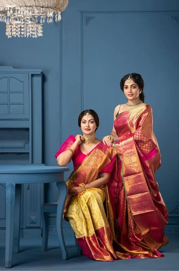 Premium_Soft_Lichi_Silk_Saree_with_Rich_Jacquard_Pallu_&_Magenta_Zari_Border