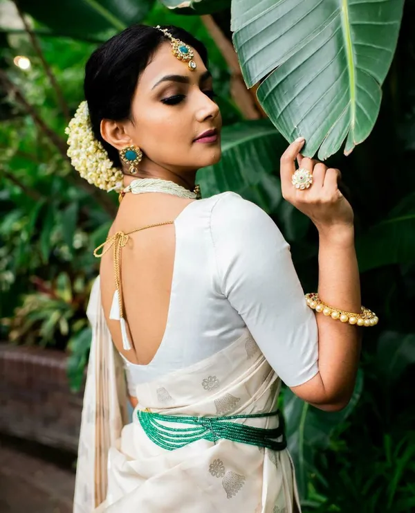 Premium_Soft_Lichi_Silk_Saree_with_Rich_Pallu_&_All-Over_Jacquard_Work
