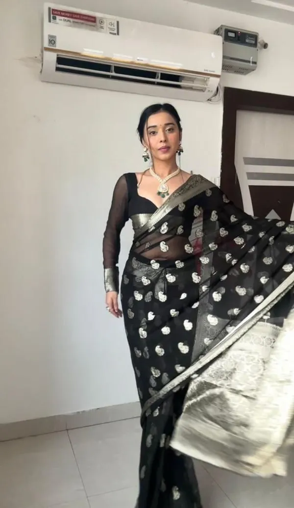 Premium_Soft_Lilan_Slab_Saree_with_All-Over_Golden_Weaving_&_Rich_Designer_Border
