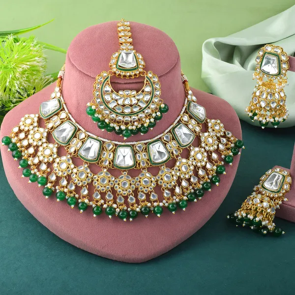 Radiant_Green_Color_Kundan_Necklace_Set_with_Maang_Tikka_&_Jhumka_Earrings_for_Bridal,_Wedding_&_Festive_Wear