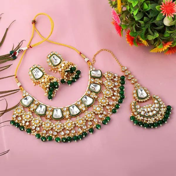 Radiant_Green_Color_Kundan_Necklace_Set_with_Maang_Tikka_&_Jhumka_Earrings_for_Bridal,_Wedding_&_Festive_Wear