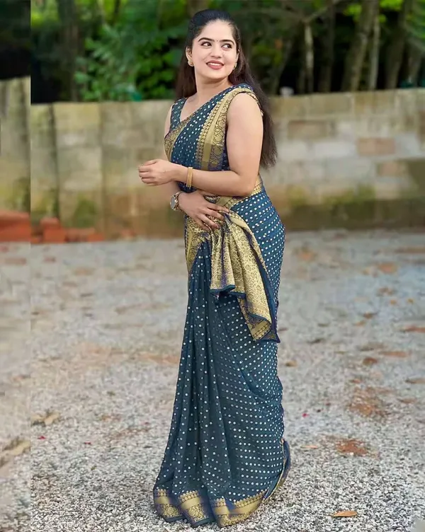 Rama_Green_Designer_Saree_with_Golden_Floral_Border.
