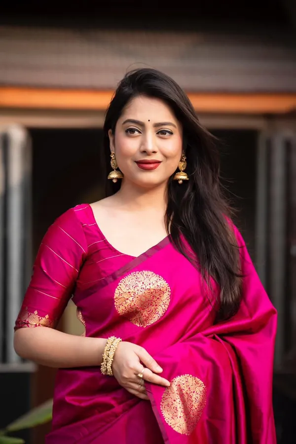 Rani_Pink_Soft_Silk_Woven_Saree_with_Designer_Golden_Pallu