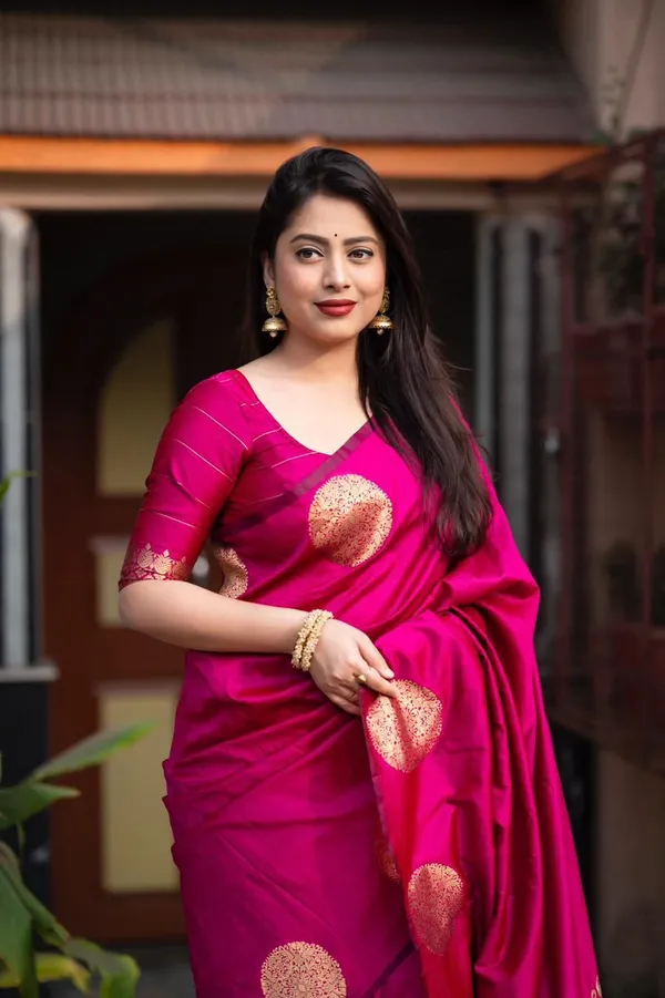 Rani_Pink_Soft_Silk_Woven_Saree_with_Designer_Golden_Pallu