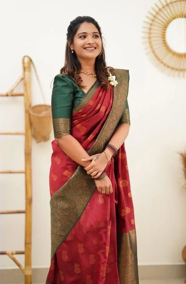 Elegant_Red_Lichi_Silk_Saree_with_Rich_Jacquard_Pallu_&_Border