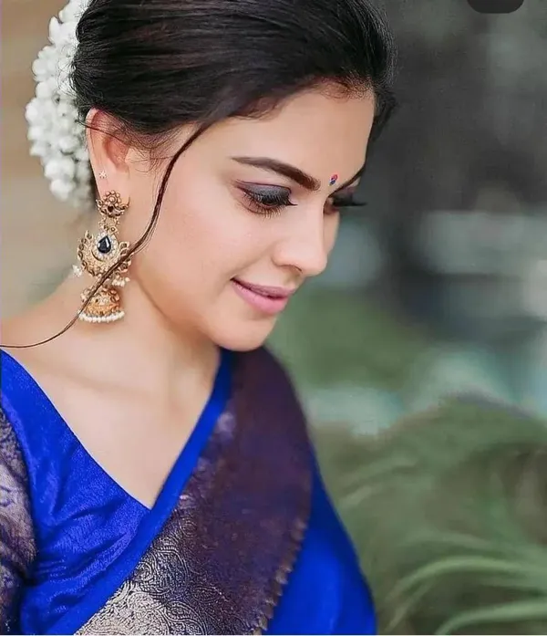 Royal_Blue_Lichi_Silk_Saree_with_Rich_Jacquard_Pallu