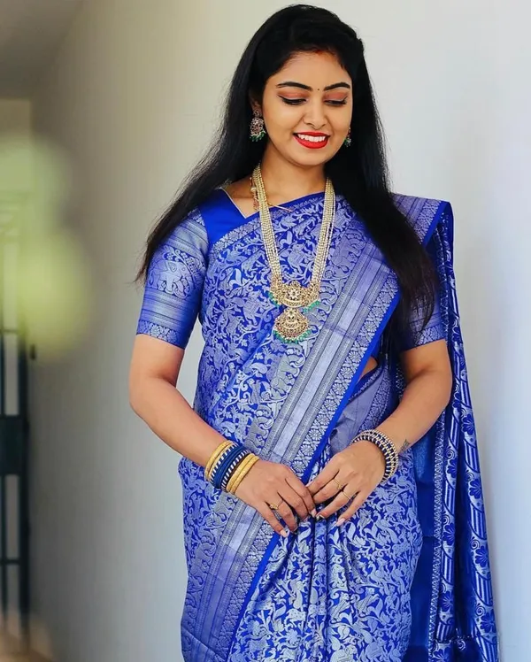 Royal_Blue_Soft_Lichi_Silk_Jacquard_Saree_with_Floral_Zari_Border