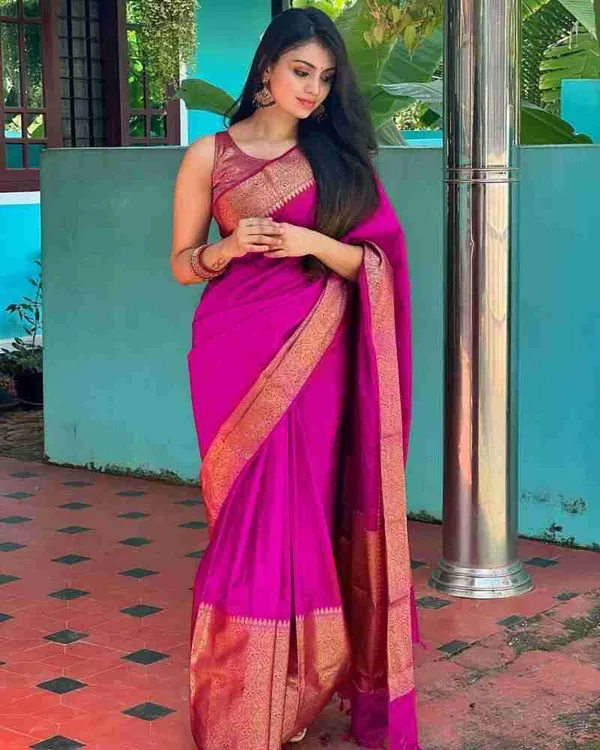 Royal_Fuchsia_Pink_Lichi_Silk_Saree_with_Rich_Jacquard_Pallu