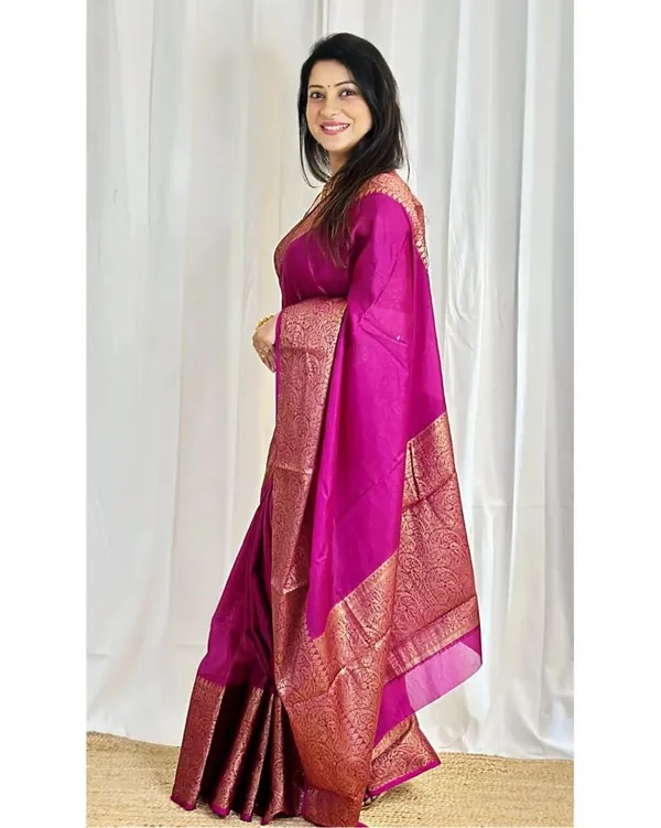 Royal_Fuchsia_Pink_Lichi_Silk_Saree_with_Rich_Jacquard_Pallu