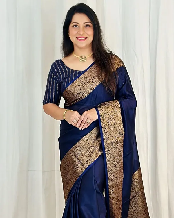 Royal_Navy_Blue_Lichi_Silk_Saree_with_Rich_Jacquard_Pallu