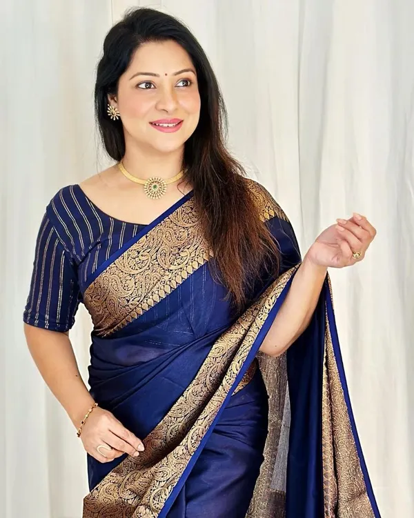 Royal_Navy_Blue_Lichi_Silk_Saree_with_Rich_Jacquard_Pallu