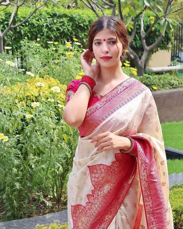 Royal_Rani_Pink_&_Off-White_Soft_Lichi_Silk_Saree_with_Designer_Jacquard_Pallu