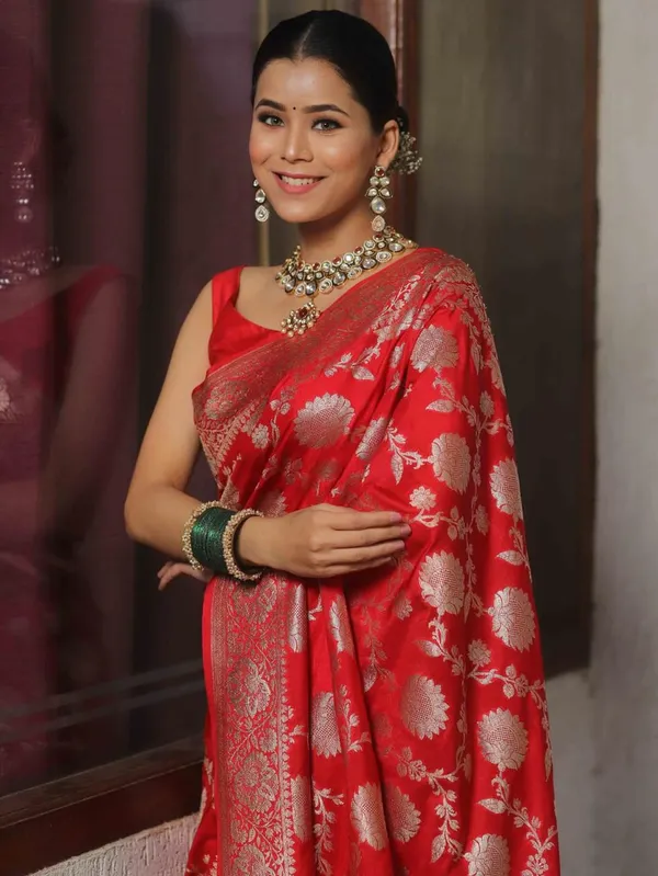 Royal_Red_Soft_Lichi_Silk_Jacquard_Saree_with_Designer_Pallu