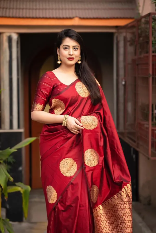 Royal_Soft_Lichi_Silk_Saree_with_Rich_Woven_Pallu_&_Jacquard_Work